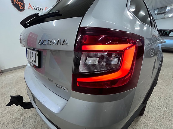 Skoda Octavia Scout 14 of 21