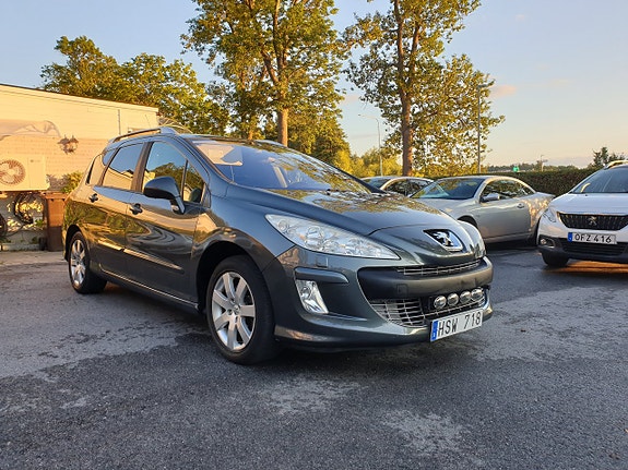 Peugeot 308 SW 3 of 5