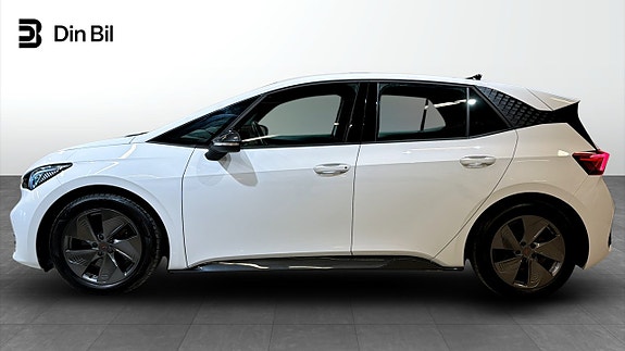 Cupra Born 2 of 5