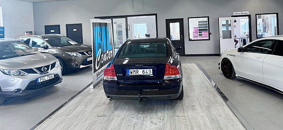 Volvo S60 3 of 4