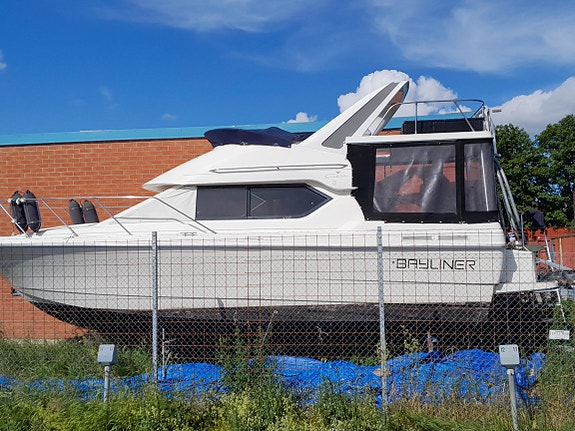 Bayliner 2858 Ciera Flybridge 3 of 5