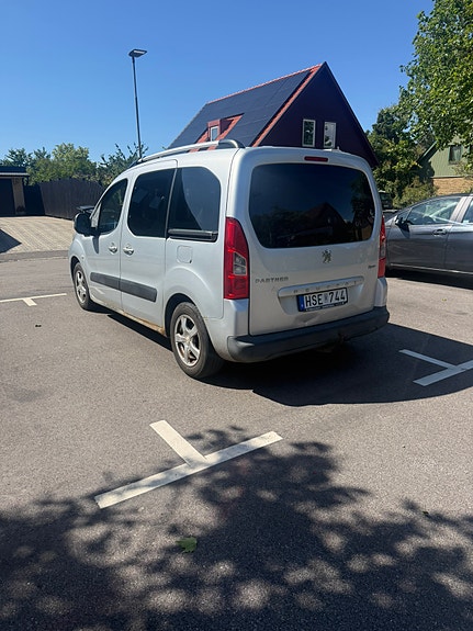 Peugeot Partner Tepee 2 of 5