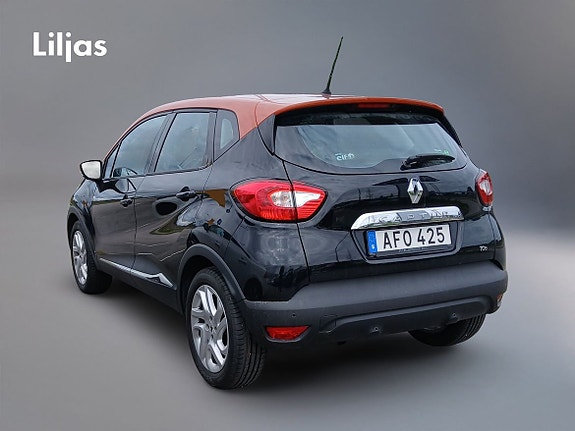 Renault Captur 3 of 4