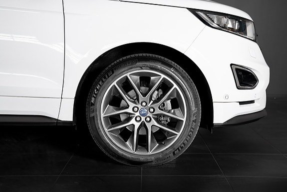 Ford Edge 3 of 5