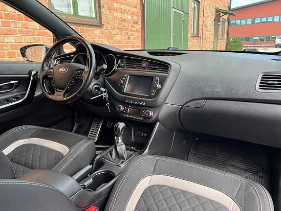 Kia Ceed 11 of 23