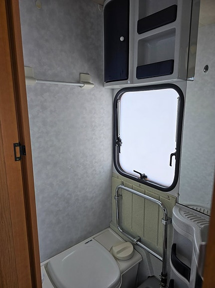 Adria Unica B 502 UL *Långbäddar *Alde *Förtält 15 of 19