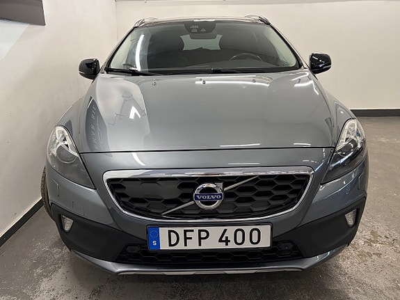 Volvo V40 Cross Country 3 of 5