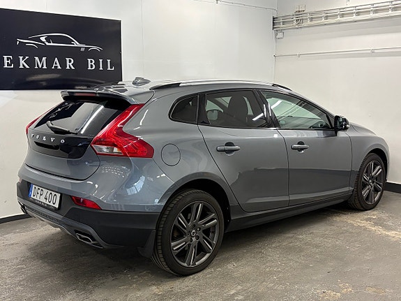 Volvo V40 Cross Country 4 of 5