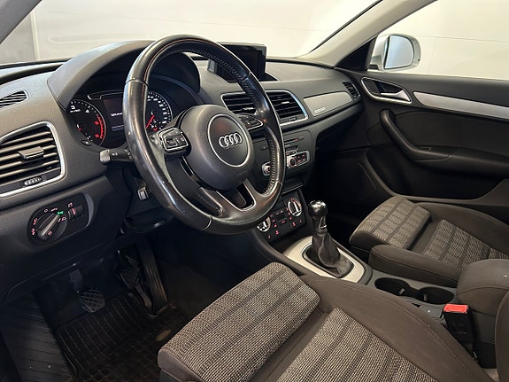 Audi Q3 2 of 5
