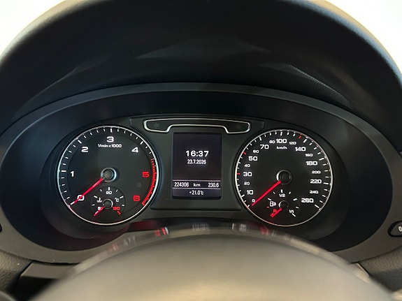 Audi Q3 12 of 18
