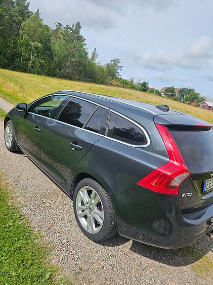 Volvo V60 3 of 5
