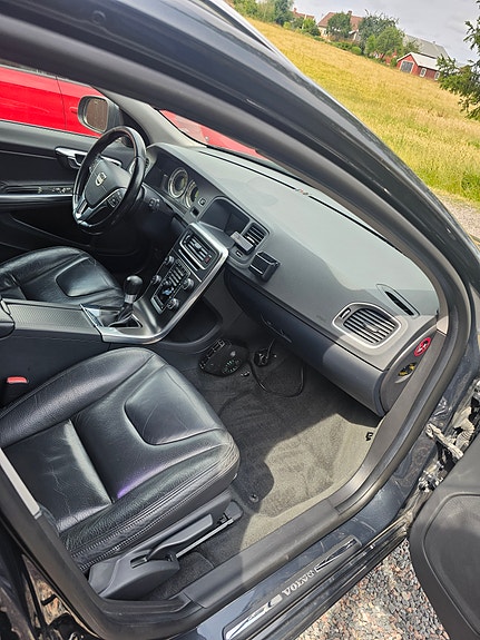 Volvo V60 6 of 11