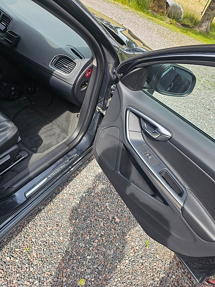 Volvo V60 7 of 11