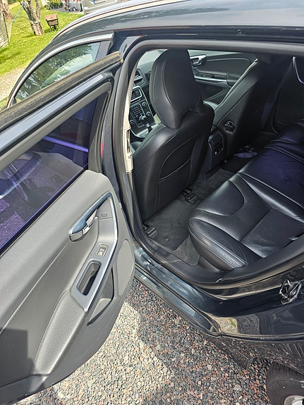 Volvo V60 11 of 11