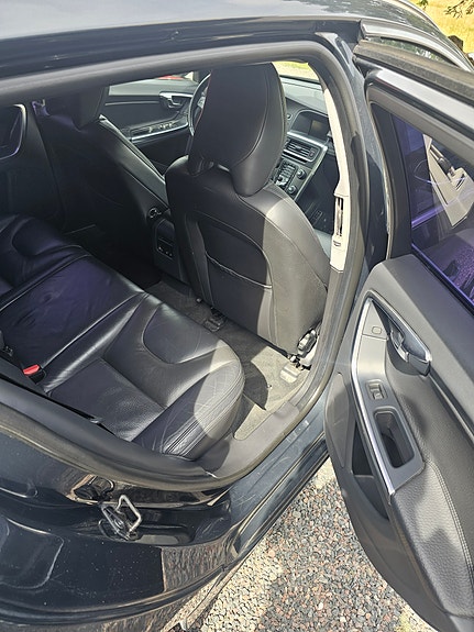 Volvo V60 10 of 11