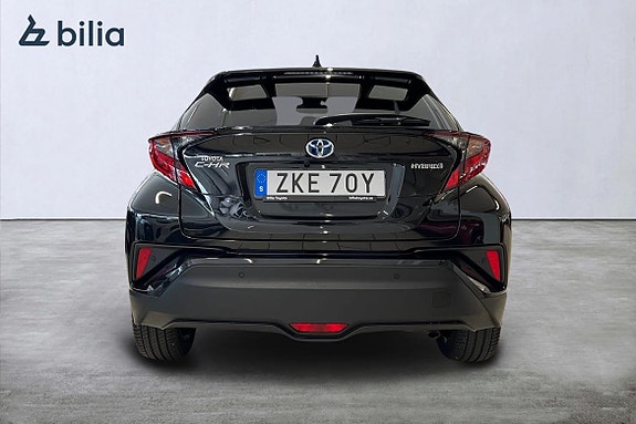 Toyota C-HR 4 of 5