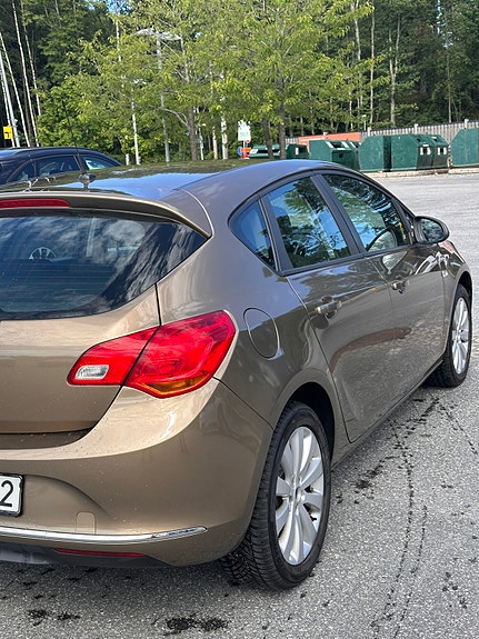 Opel Astra 4 of 6