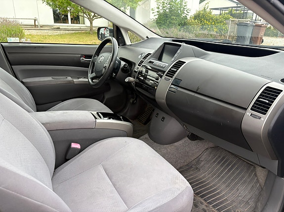 Toyota Prius 11 of 11