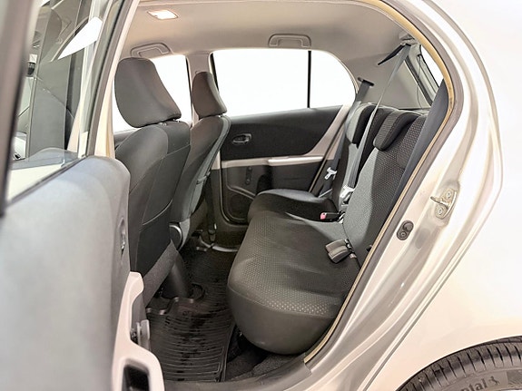 Toyota Yaris 16 of 22