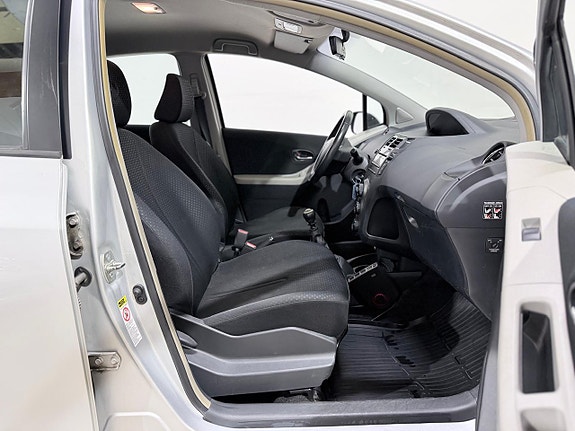 Toyota Yaris 20 of 22