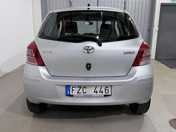 Toyota Yaris 4 of 22