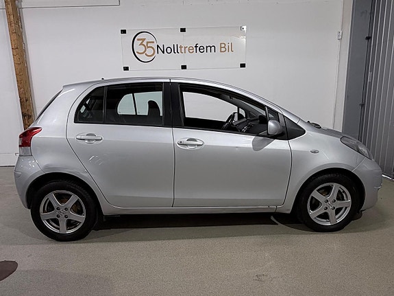 Toyota Yaris 6 of 22