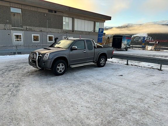 Isuzu D-max 3 of 5