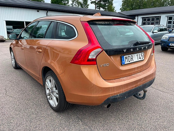 Volvo V60 2 of 3