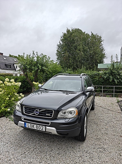 Volvo XC90 2 of 5