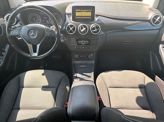 Mercedes-Benz B180 8 of 12