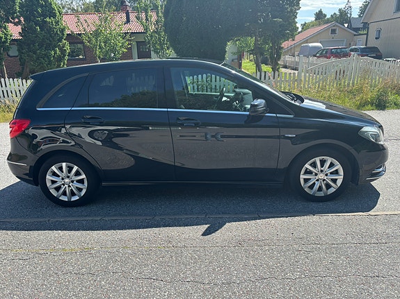 Mercedes-Benz B180 5 of 5