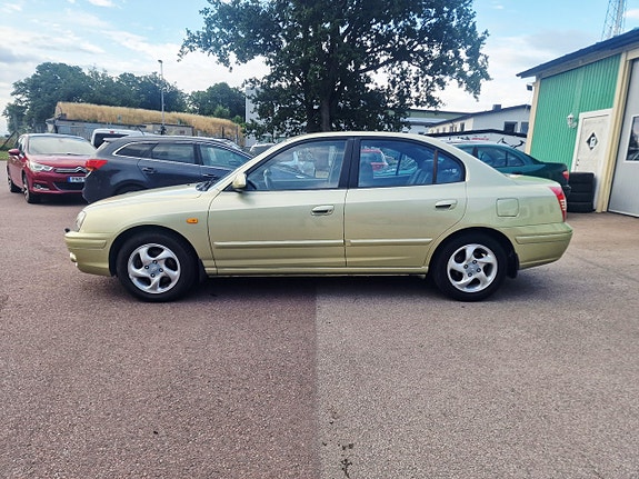 Hyundai Elantra 7 of 21