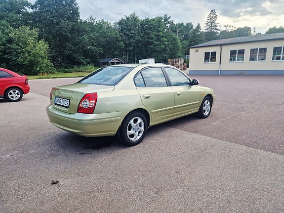 Hyundai Elantra 4 of 21