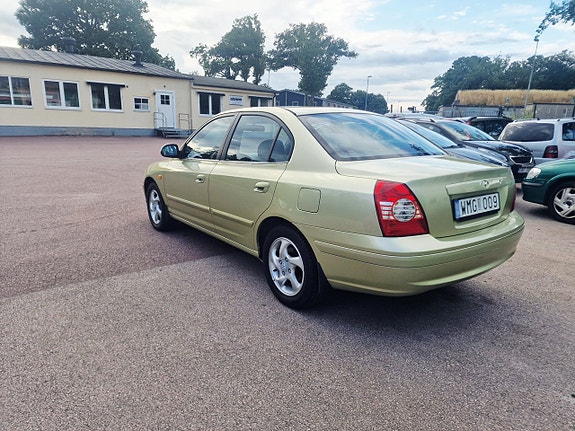 Hyundai Elantra 6 of 21