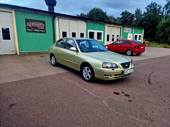 Hyundai Elantra 2 of 21