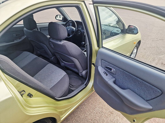 Hyundai Elantra 12 of 21