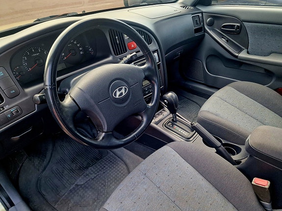Hyundai Elantra 19 of 21