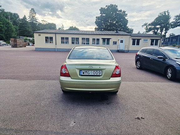 Hyundai Elantra 5 of 21