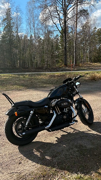 Harley-Davidson Forty-Eight XL1200X 2 of 5