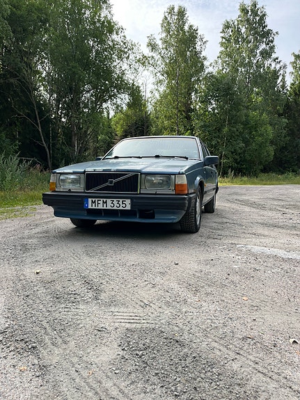 Volvo 740 3 of 5