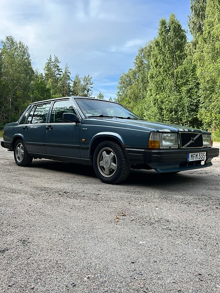 Volvo 740 4 of 5