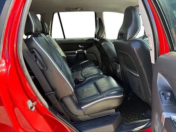 Volvo XC90 10 of 23