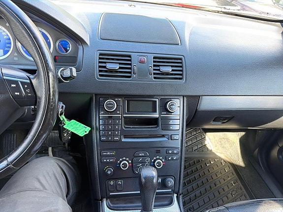 Volvo XC90 19 of 23