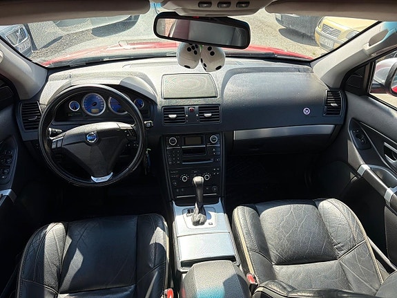 Volvo XC90 11 of 23