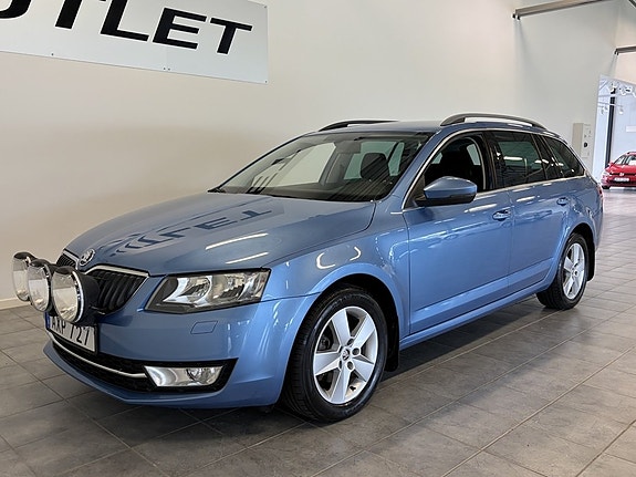Skoda Octavia 2 of 5