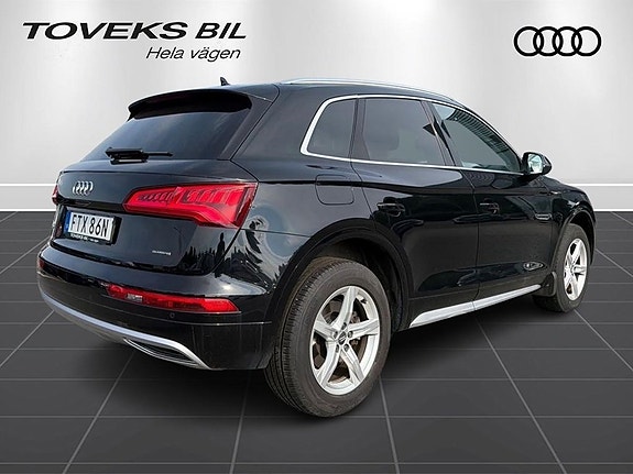 Audi Q5 2 of 5