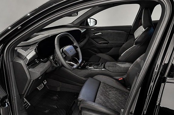 Audi Q6 e-tron 6 of 8