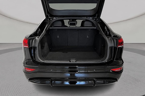 Audi Q6 e-tron 4 of 5