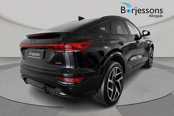 Audi Q6 e-tron 3 of 5