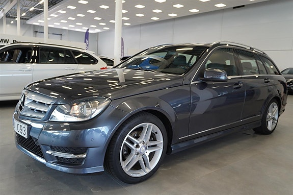Mercedes-Benz C220 3 of 5